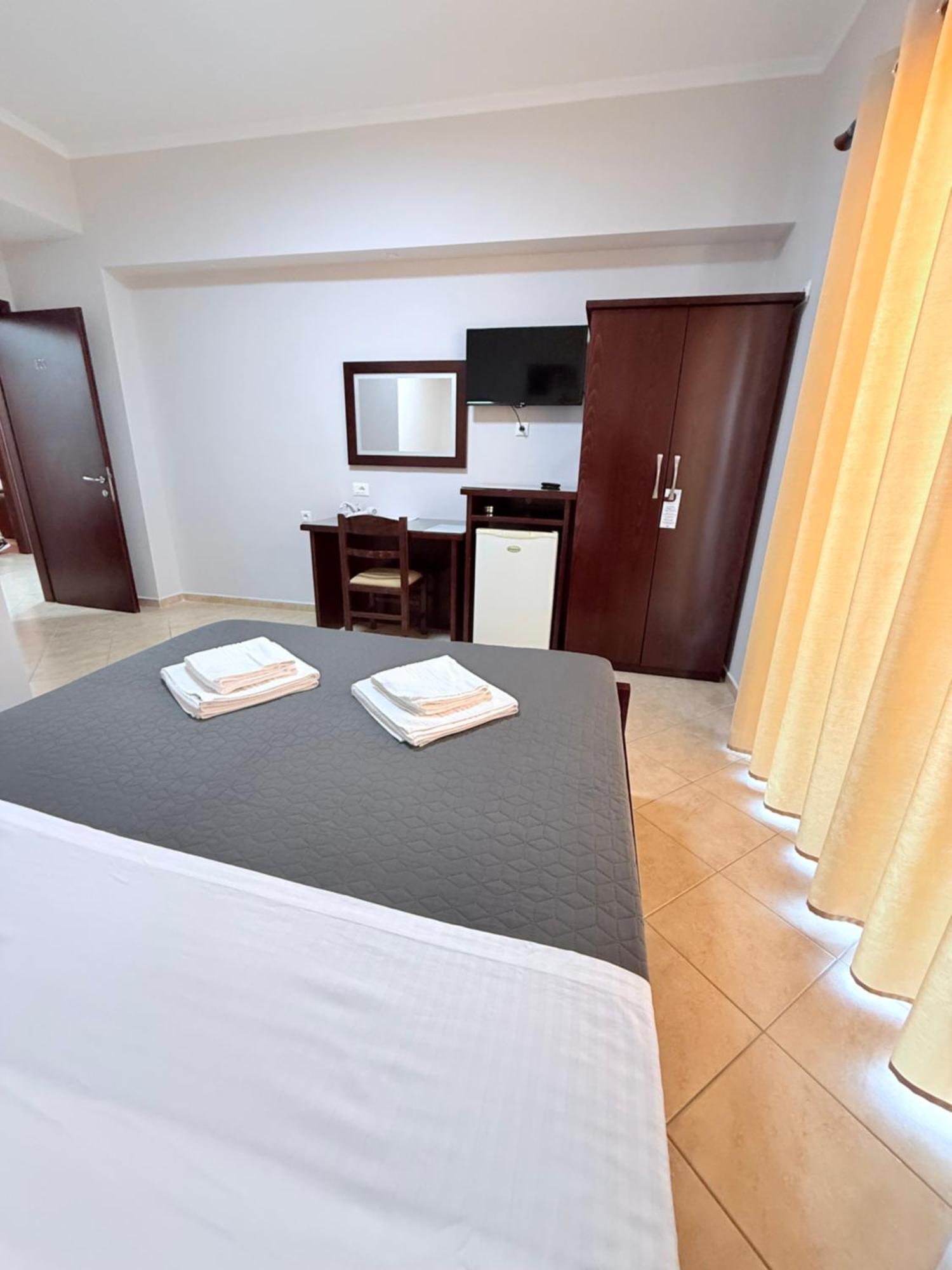 Hotel Milo Ксамил Екстериор снимка