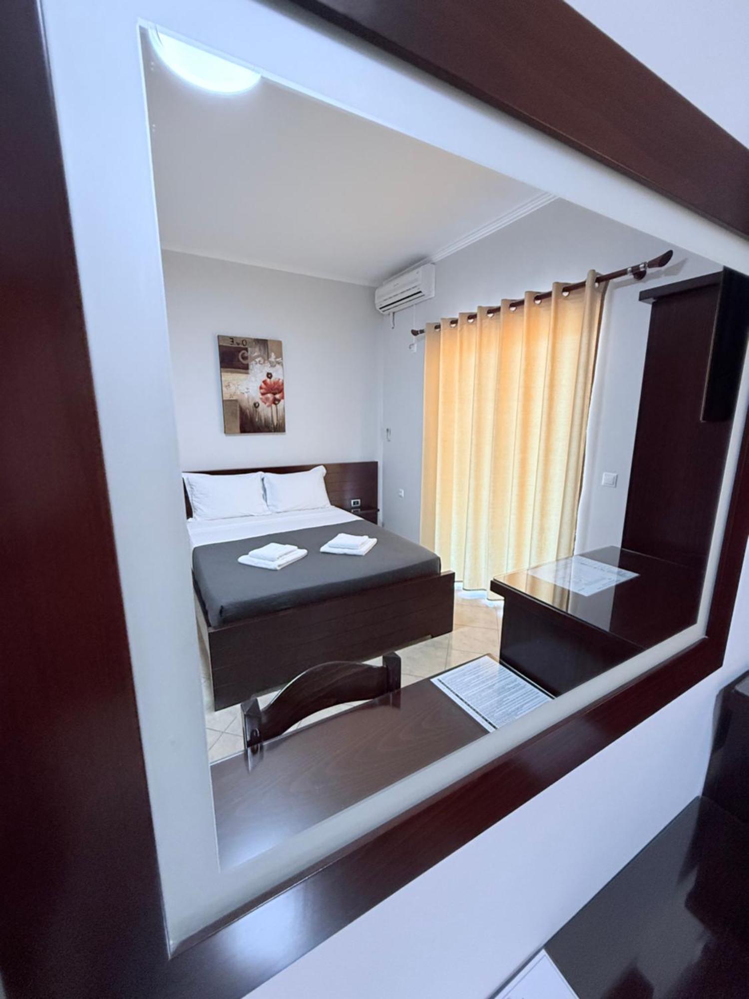 Hotel Milo Ксамил Екстериор снимка