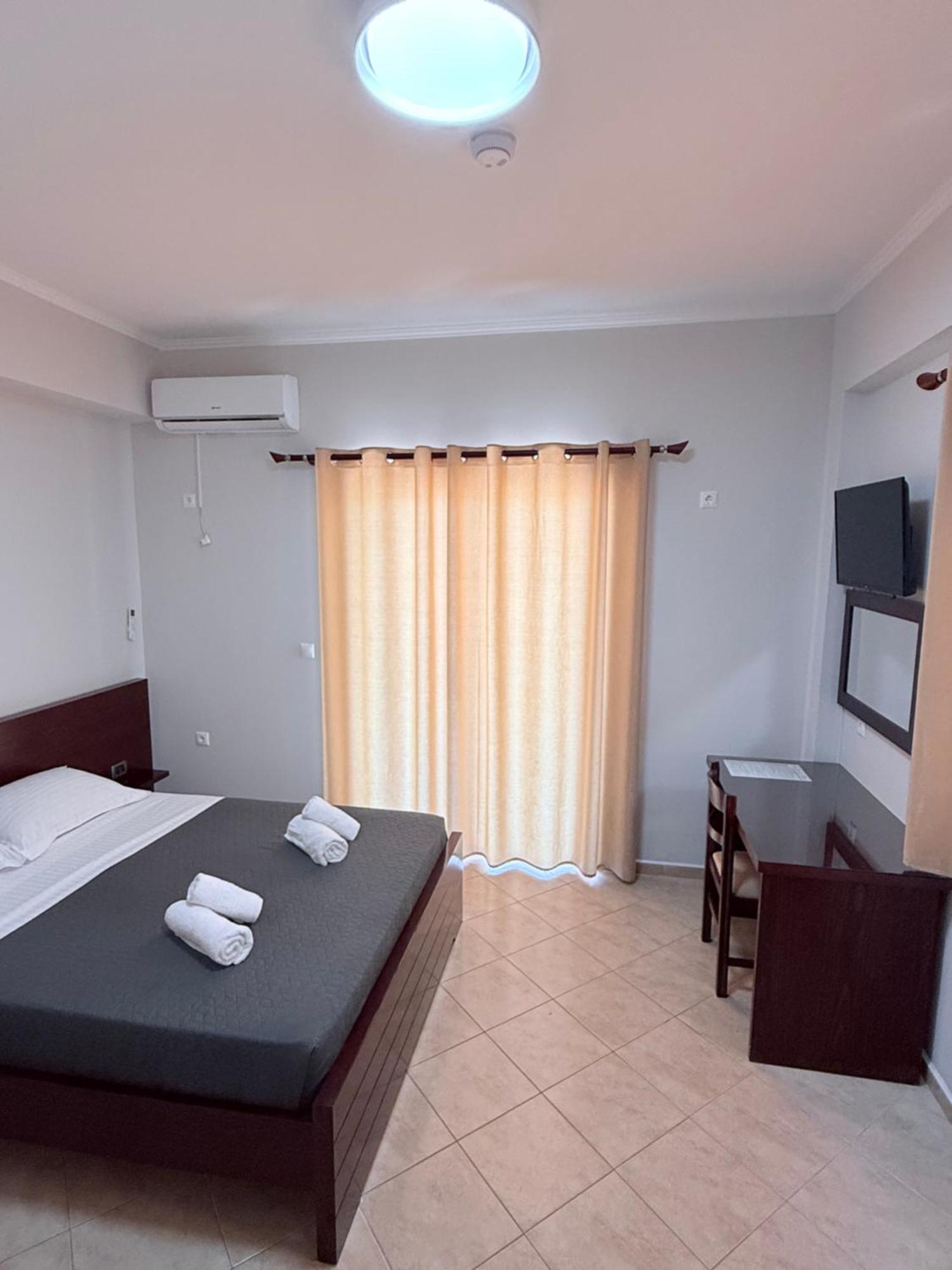Hotel Milo Ксамил Екстериор снимка