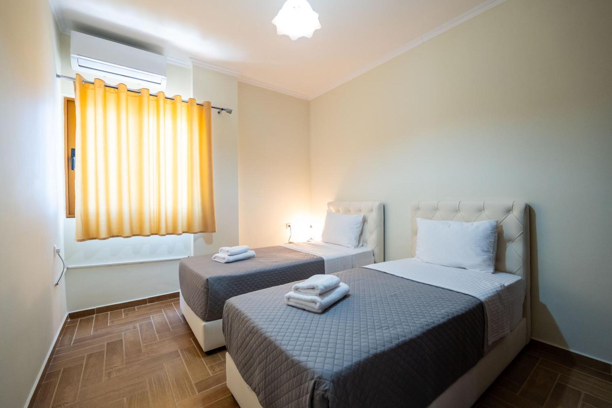 Hotel Milo Ксамил Екстериор снимка